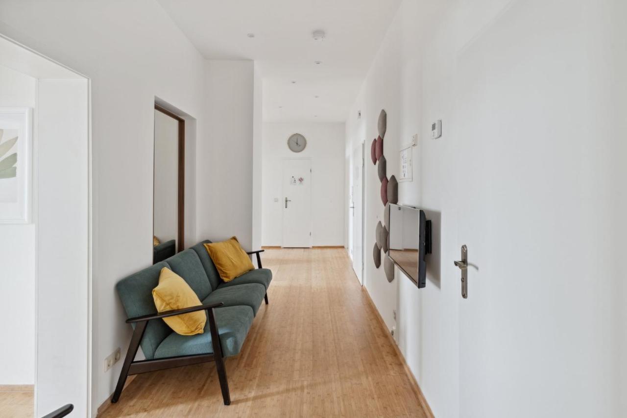 Apartment Fuer 13 Gaeste, 5 Schlafzimmer, 2 Baeder, 2 Loggia'S, Leipzig Zentrum Ost Exteriér fotografie