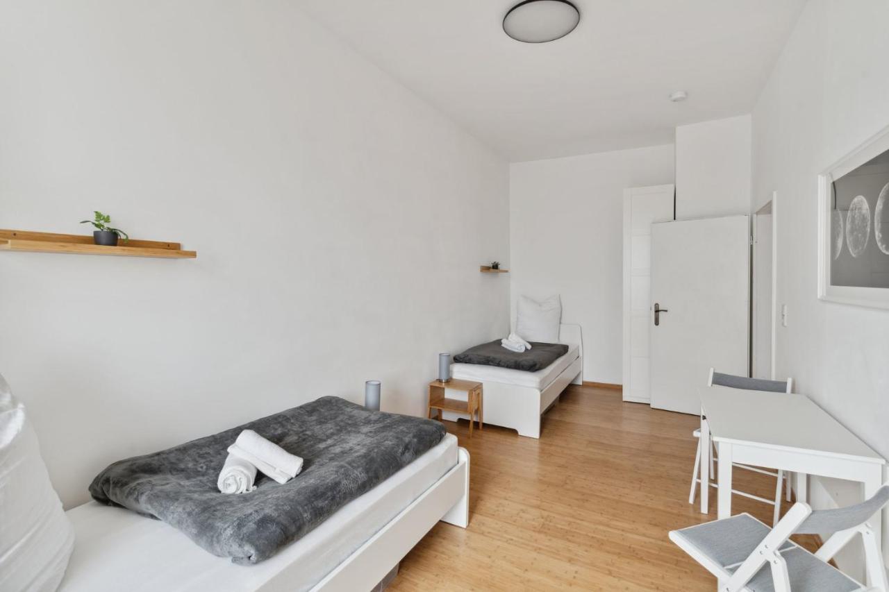 Apartment Fuer 13 Gaeste, 5 Schlafzimmer, 2 Baeder, 2 Loggia'S, Leipzig Zentrum Ost Exteriér fotografie